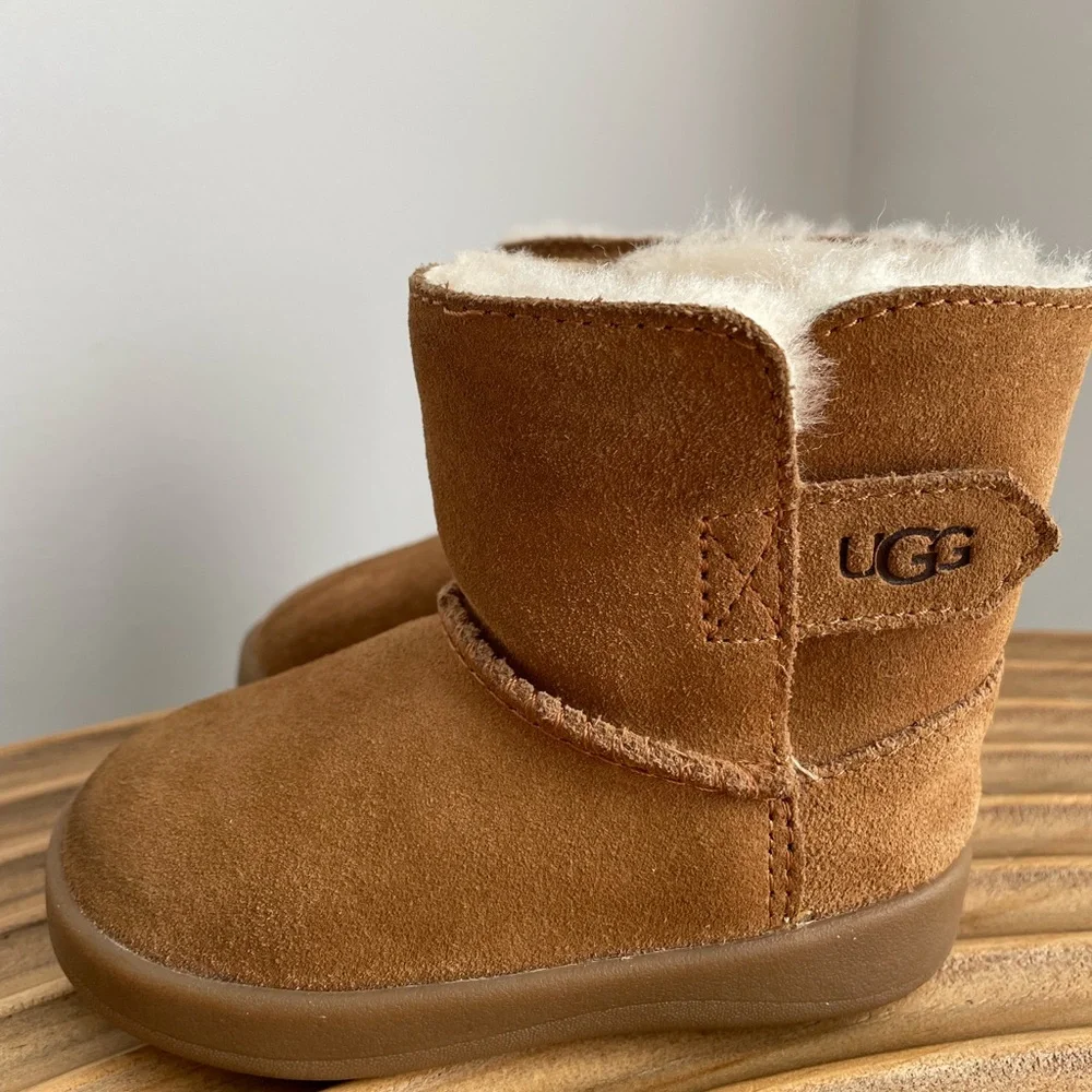 UGG Keelan Toddler Boots – Chestnut – Size 4/5